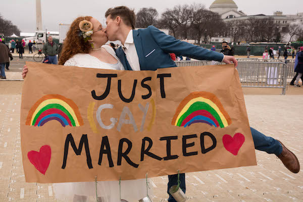 Couple married at the women's march on washington